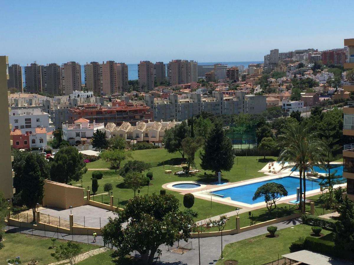 Apartamento Cerca De La Playa Y Campo De Golf Con Piscina Torremolinos Exterior foto