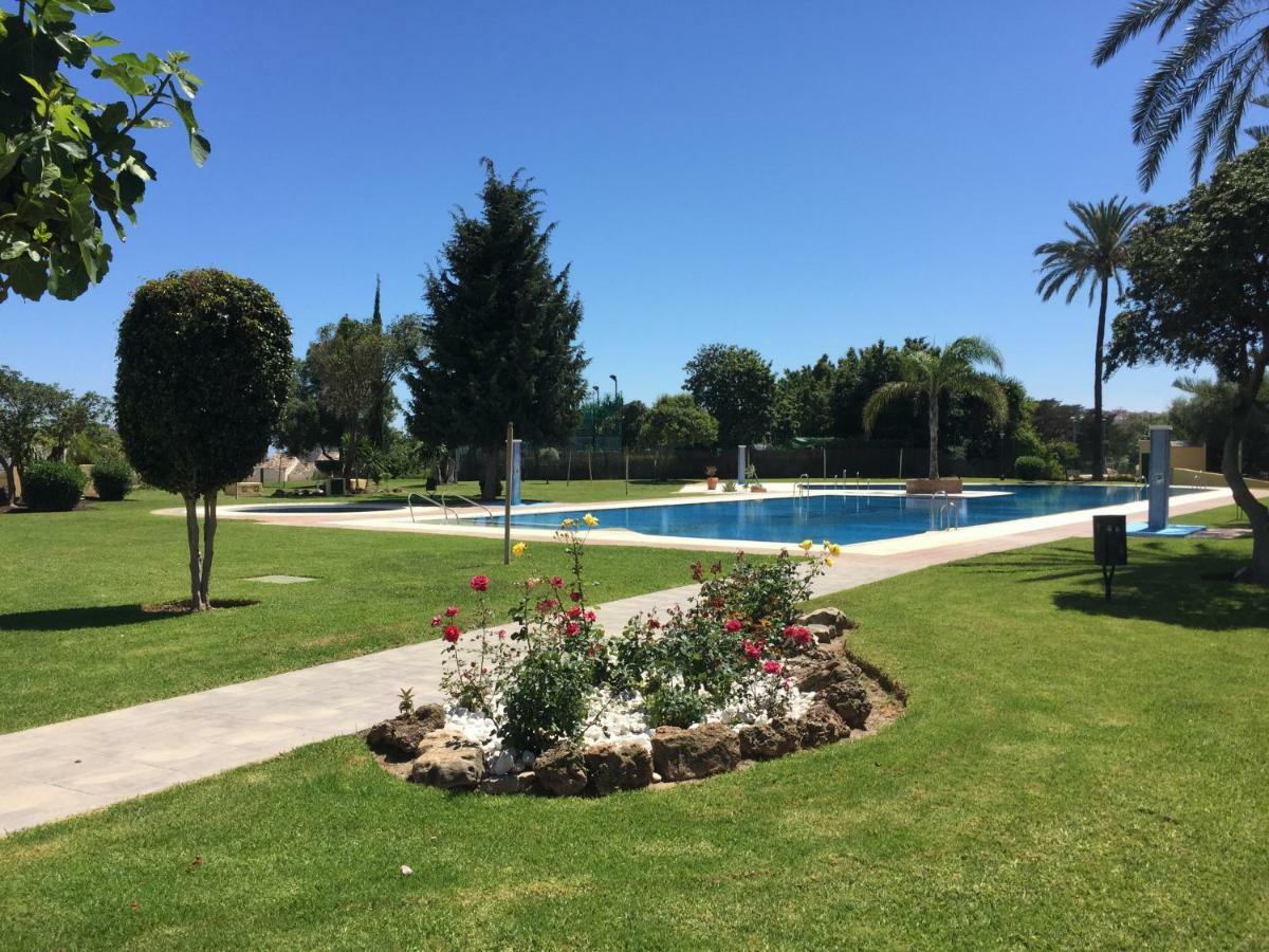 Apartamento Cerca De La Playa Y Campo De Golf Con Piscina Torremolinos Exterior foto