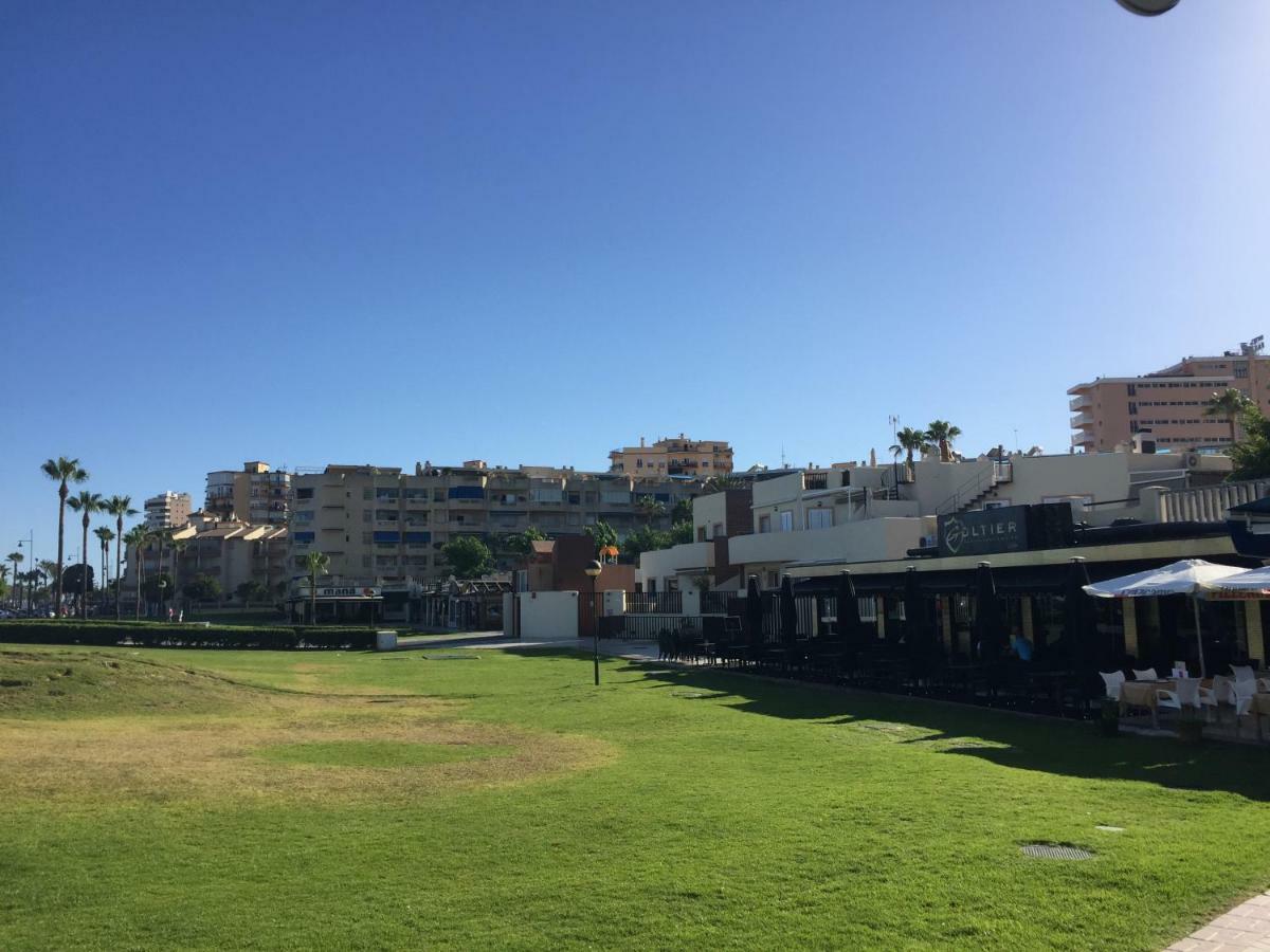 Apartamento Cerca De La Playa Y Campo De Golf Con Piscina Torremolinos Exterior foto