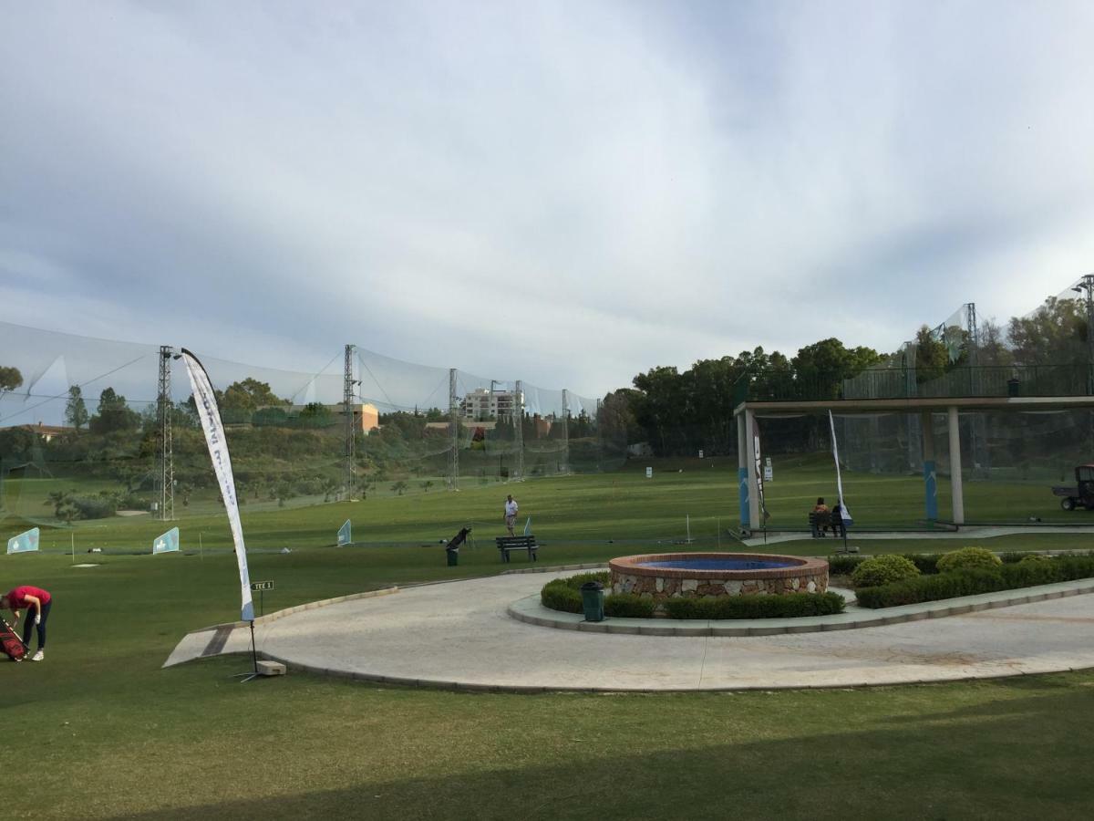 Apartamento Cerca De La Playa Y Campo De Golf Con Piscina Torremolinos Exterior foto
