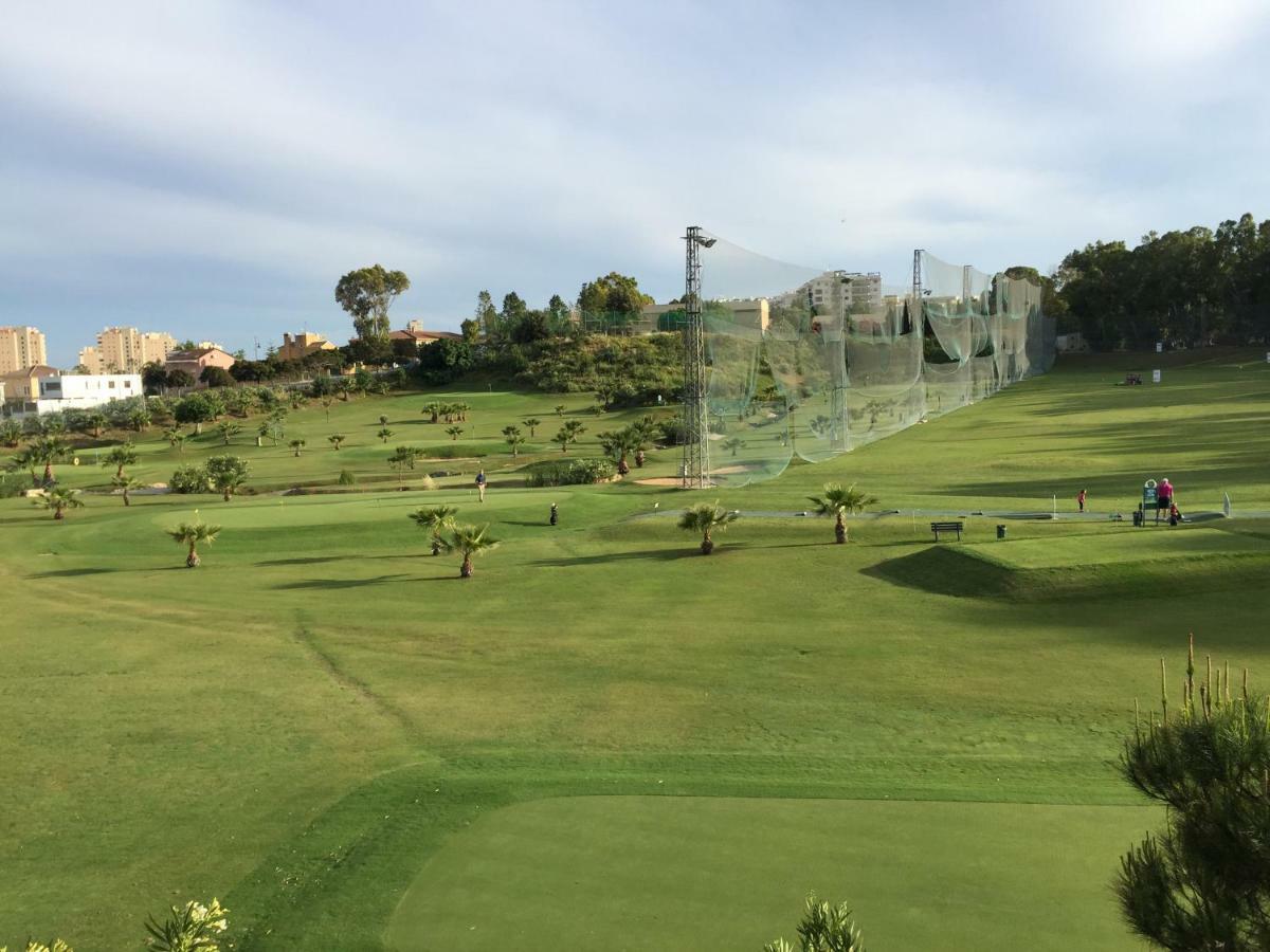 Apartamento Cerca De La Playa Y Campo De Golf Con Piscina Torremolinos Exterior foto