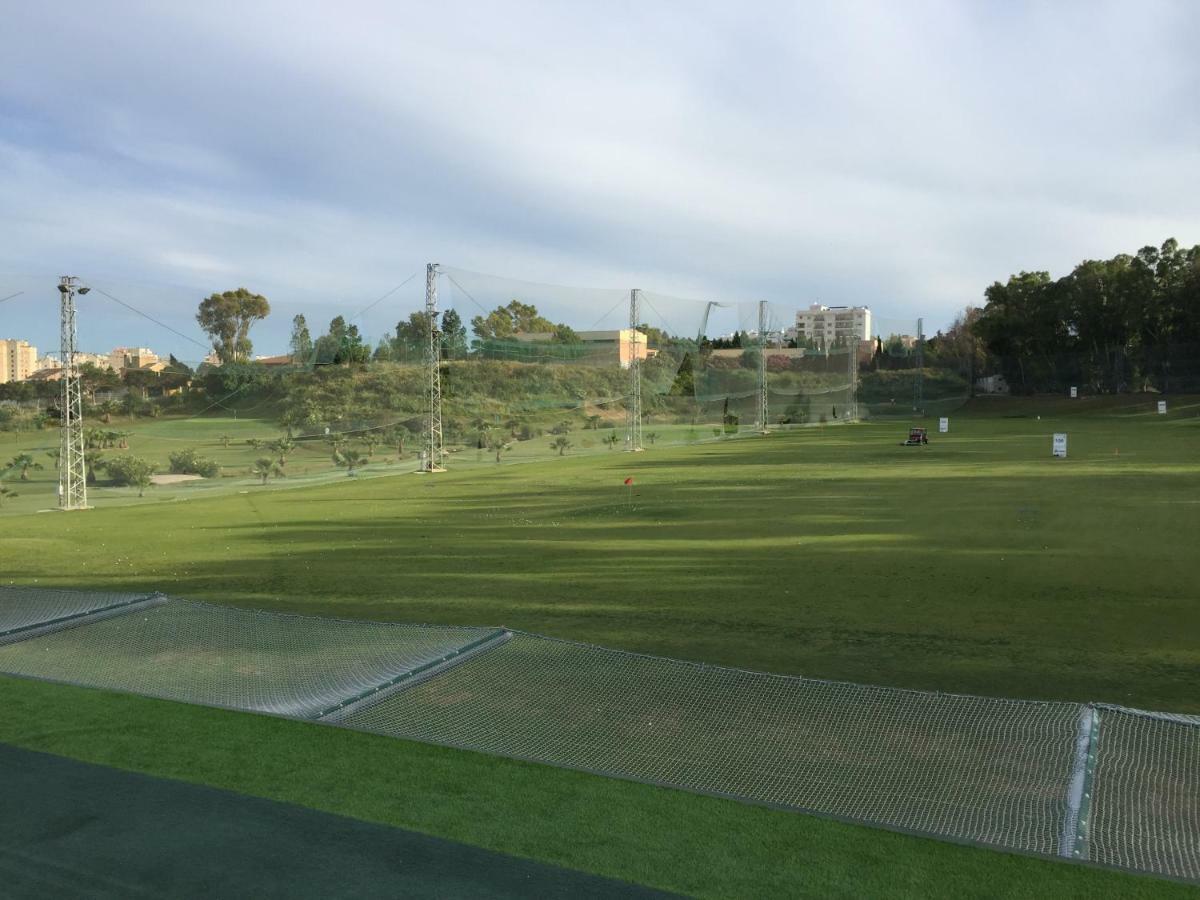 Apartamento Cerca De La Playa Y Campo De Golf Con Piscina Torremolinos Exterior foto